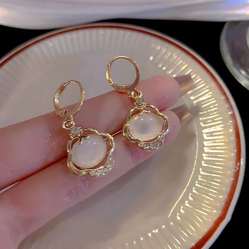 2023 New French Elegant Gold Color Bean Spliced Flat Pearl Earrings for Korean Fashion Jewelry Party Women's Sweet Accessories - Slobuy