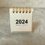2023-2024 Retro Simple Solid Color Desk Calendar Desktop Paper Mini Stand Calendar Daily Table Planner Yearly Agenda Organizer - Slobuy