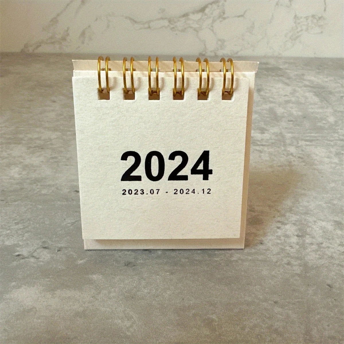 2023-2024 Retro Simple Solid Color Desk Calendar Desktop Paper Mini Stand Calendar Daily Table Planner Yearly Agenda Organizer - Slobuy