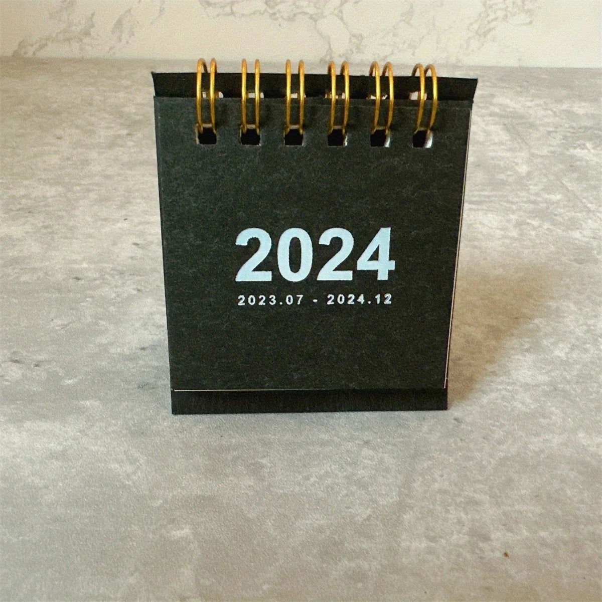 2023-2024 Retro Simple Solid Color Desk Calendar Desktop Paper Mini Stand Calendar Daily Table Planner Yearly Agenda Organizer - Slobuy