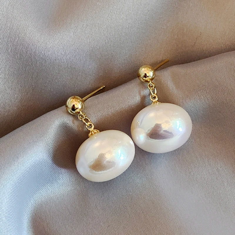 2023 New French Elegant Gold Color Bean Spliced Flat Pearl Earrings for Korean Fashion Jewelry Party Women's Sweet Accessories - Slobuy