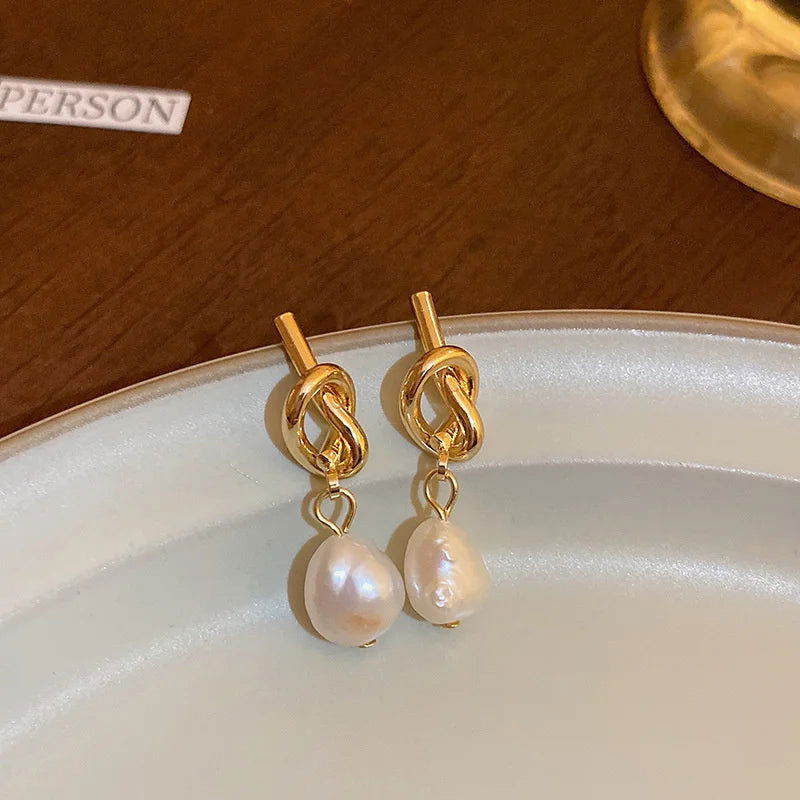 2023 New French Elegant Gold Color Bean Spliced Flat Pearl Earrings for Korean Fashion Jewelry Party Women's Sweet Accessories - Slobuy
