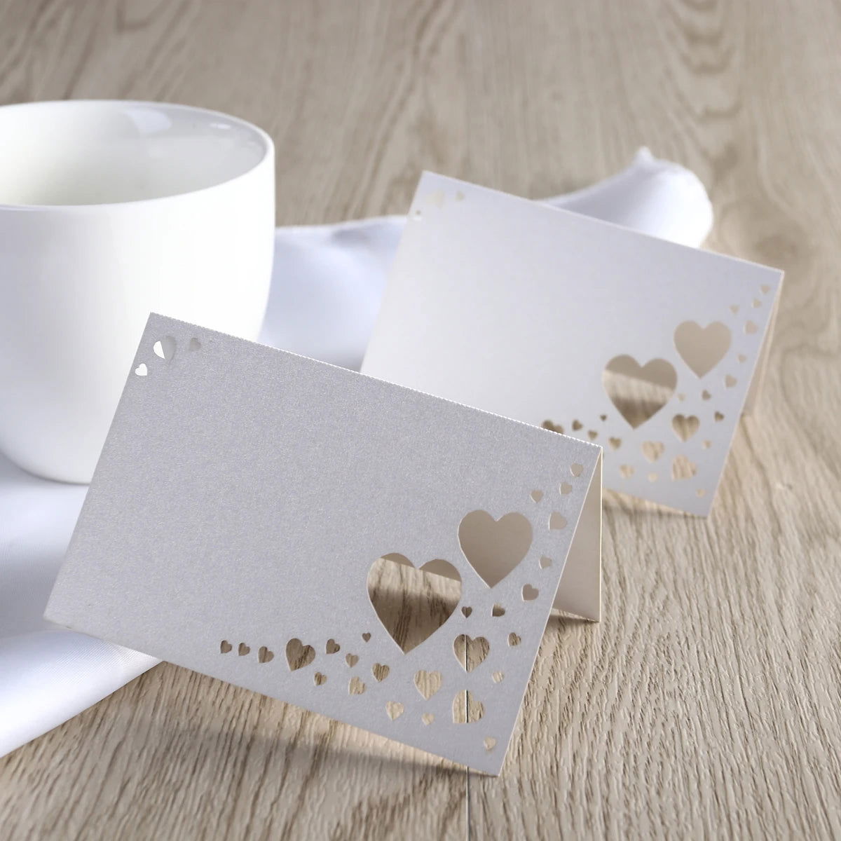 50PCS Paper White Elegant Table Card Heart Hollowed Table Namecard Table Cards Place Cards Wedding Guests Banquet Party Favors - Slobuy