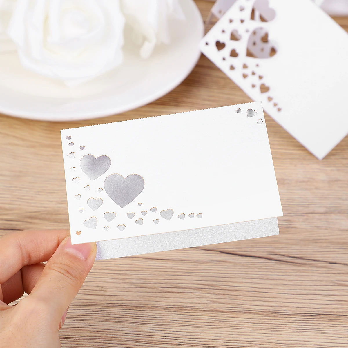 50PCS Paper White Elegant Table Card Heart Hollowed Table Namecard Table Cards Place Cards Wedding Guests Banquet Party Favors - Slobuy