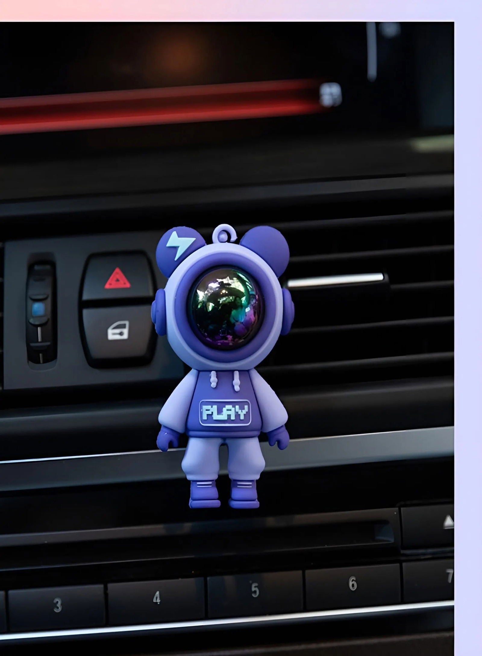 New Lightning Violent Bear Doll Outlet Perfume Clip Cartoon Astronaut Car Chain Couple Bag Pendant Creative Auto Accessories - Slobuy
