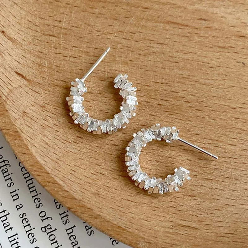 Yerik Vintage Twisted Wave Metal C-Shaped Semicircular Earrings for Women 2023 New Fashion Jewelry Party Luxury Accessories - Slobuy